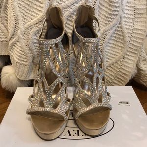 Steve Madden singer champagne heels